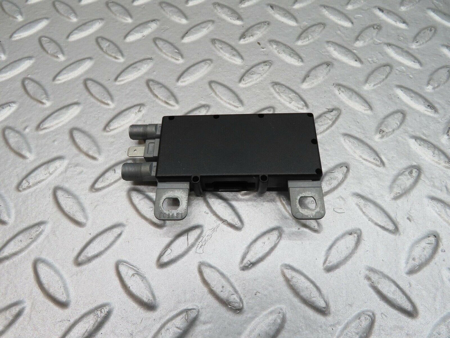14940 Mercedes-Benz W140 S320 Antenna Amplifier 1408202489