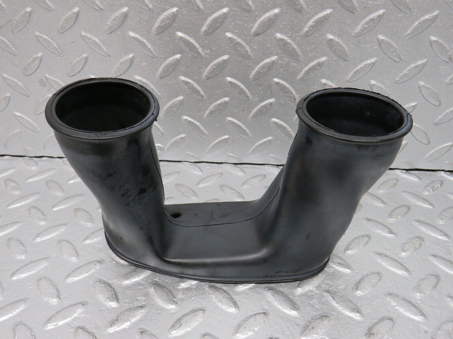 39147 Mercedes-Benz R107 500SL Air Duct Hose Rubber 1078310188