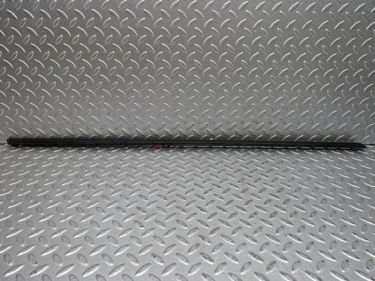 28237 Mercedes-Benz S123 240D Wagon Front Right Door Centre Moulding Trim
