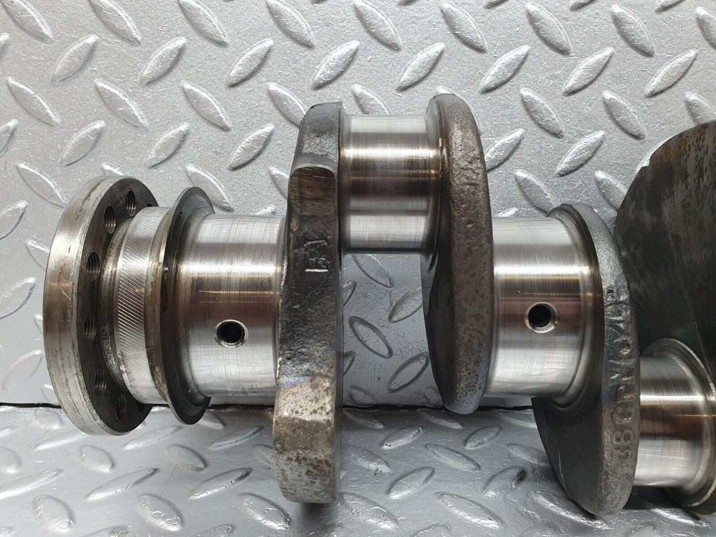 40878 Mercedes-Benz W123 240D Crankshaft