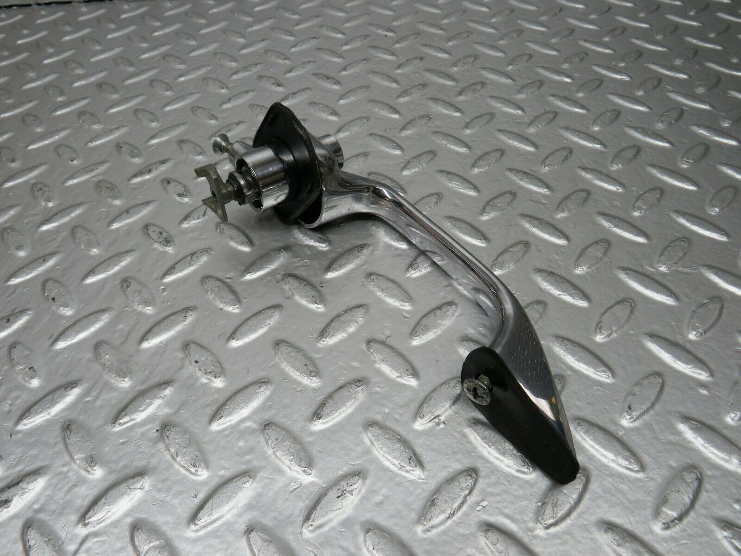 24457 Mercedes-Benz W108 Door Handle Front Right No Key 1087661401