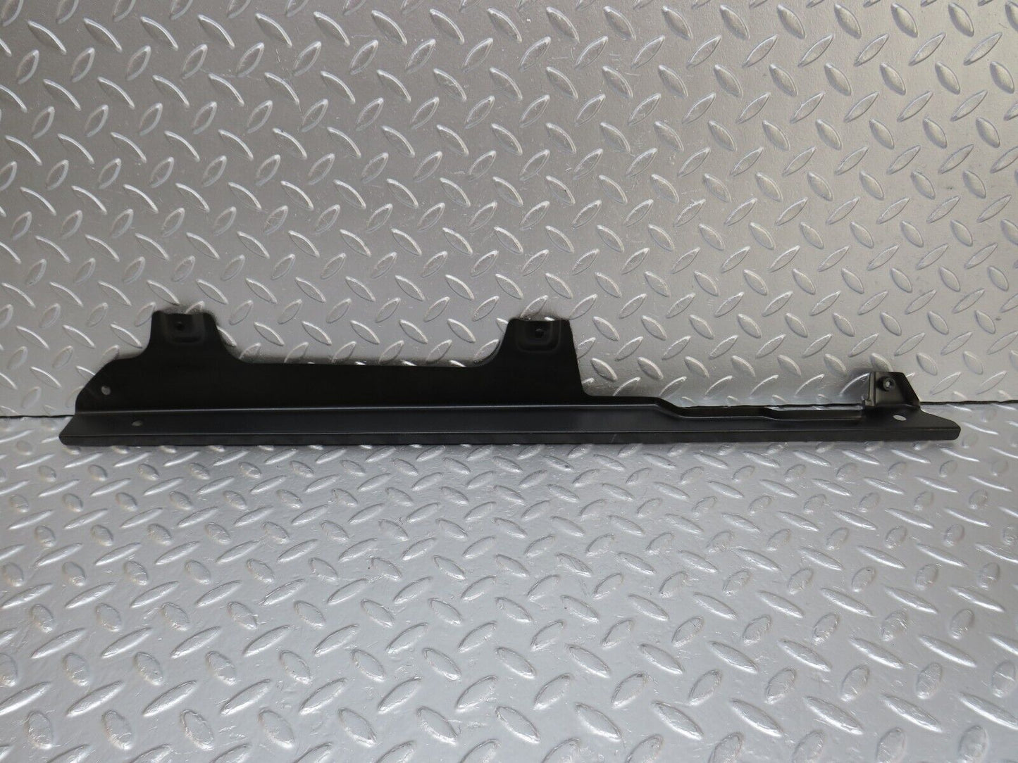34610 Mercedes-Benz C126 380SEC Coupe Rear WIndow Channel Support Left Side