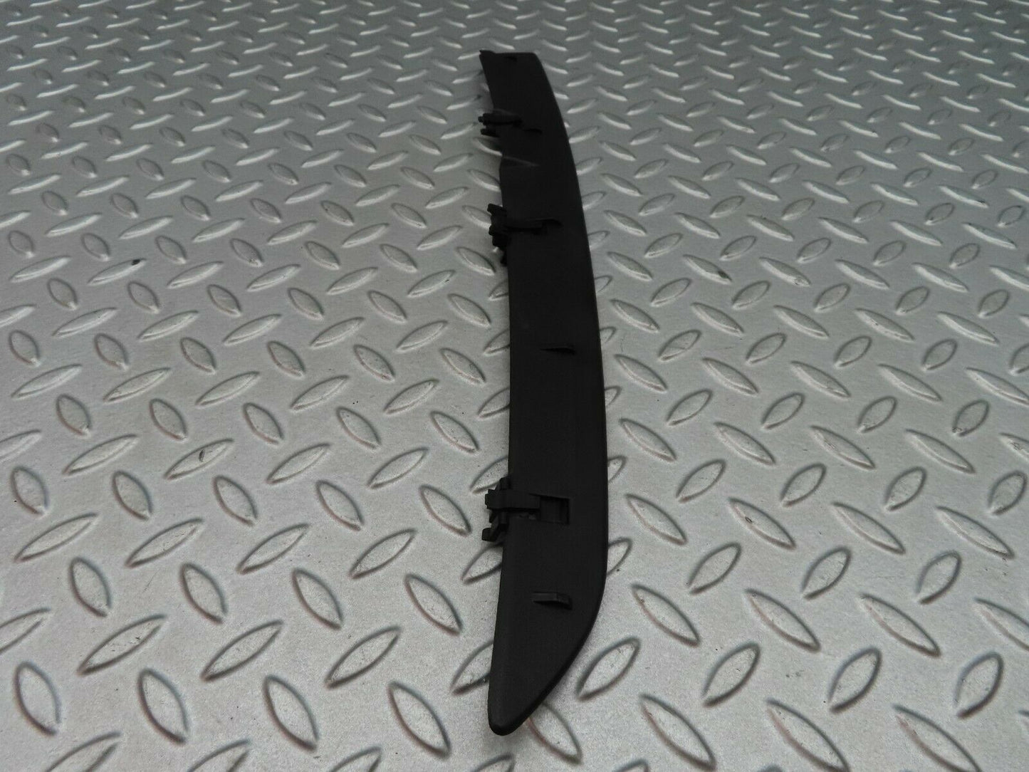 5753 Mercedes-Benz W123 200 Rear Right Plastic Moulding Trim For C Pillar