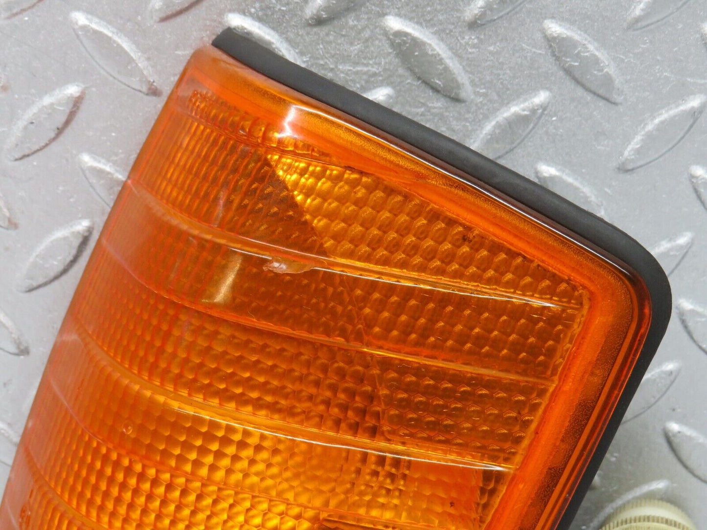 38844 Mercedes-Benz W201 190E Indicator Light Bosch Front Left 1305232911