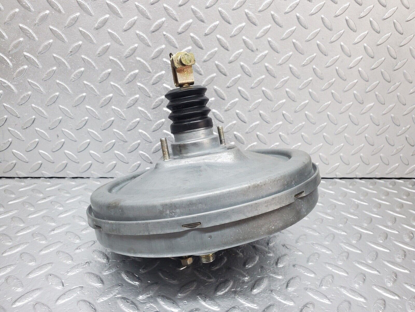 44589 Mercedes-Benz W124 220E Brake Booster Lucas 0044301630