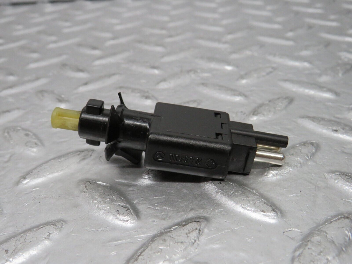 29528 Mercedes-Benz W124 230E  Brake Light Switch 0005457709