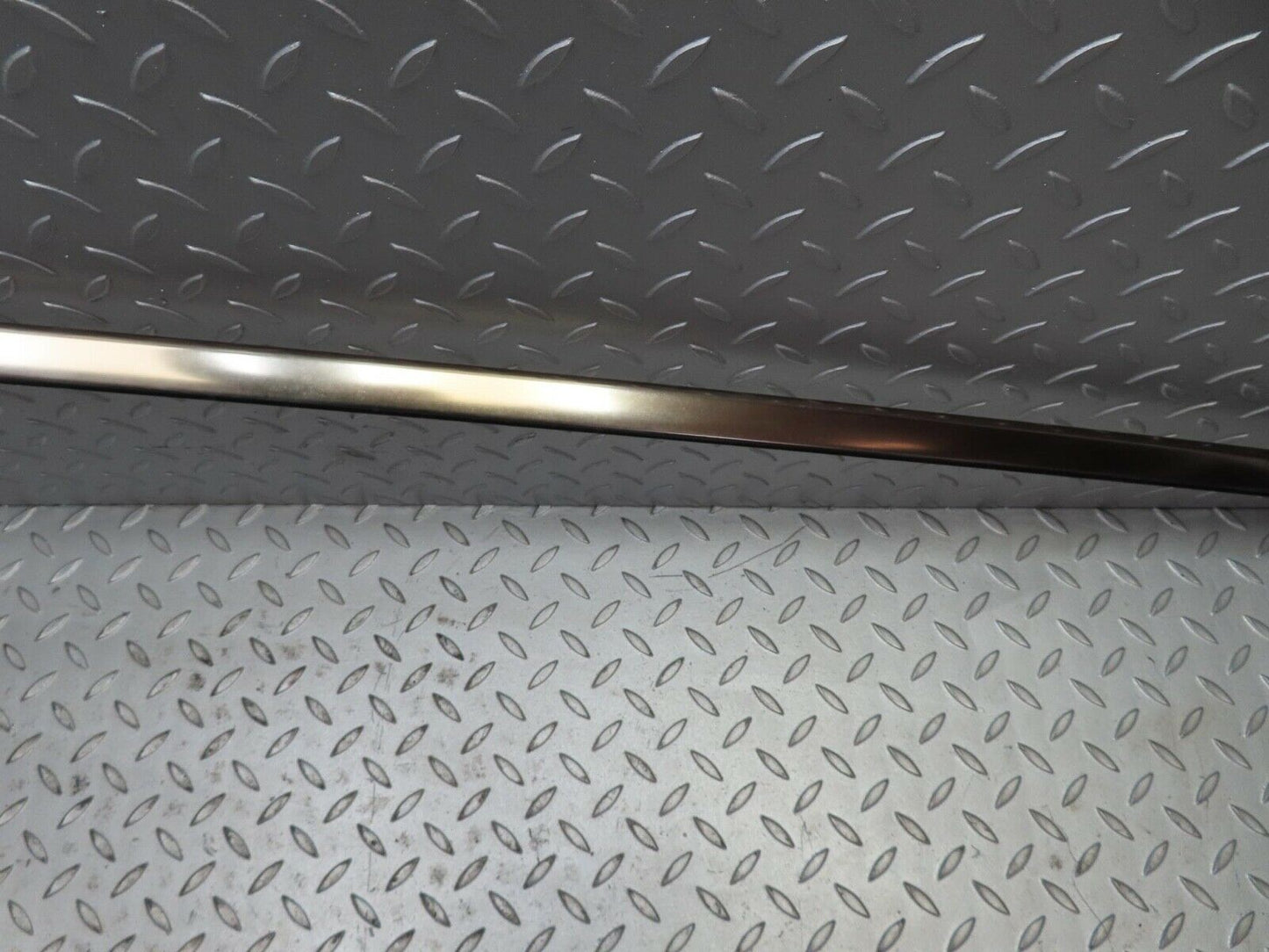 16509 Mercedes-Benz W124 260E Roof Chrome Left Side