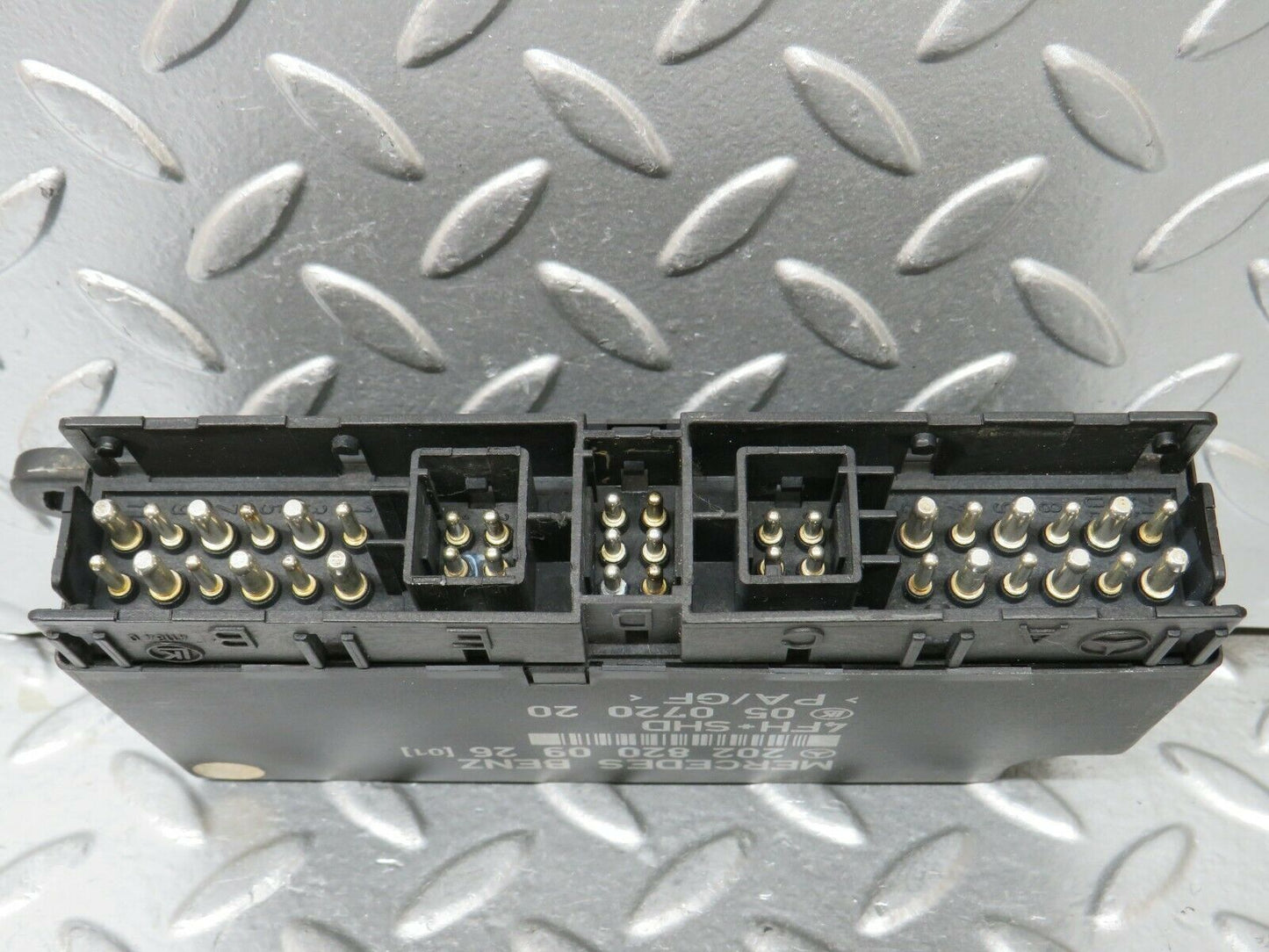 24317 Mercedes-Benz S124 220TE Wagon Comfort Control Module 2028200926