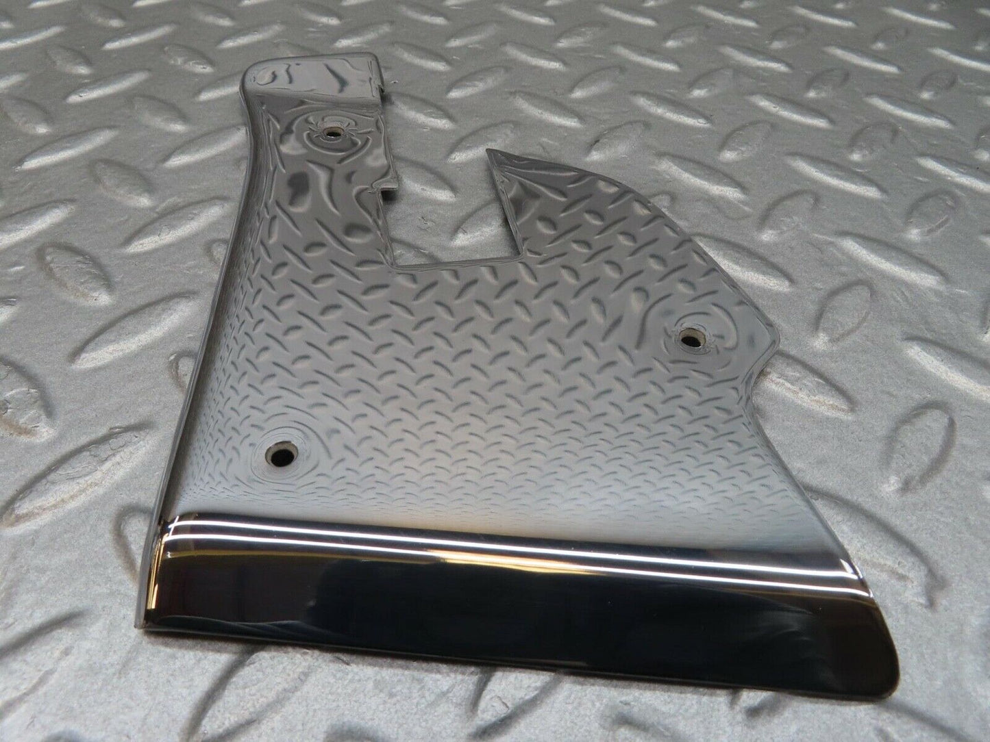 13976 Mercedes-Benz C107 280SLC Right Door Chrome Cover