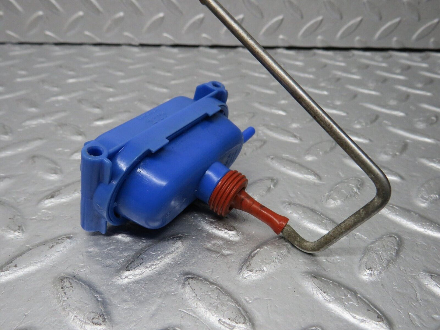 39149 Mercedes-Benz R107 500SL Coupe Fuel Tank Flap Cap Vacuum Actuator