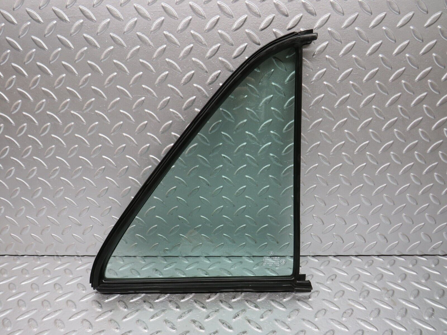 32035 Mercedes-Benz W123 230E Rear Left Quarter Window Glass 1237350124