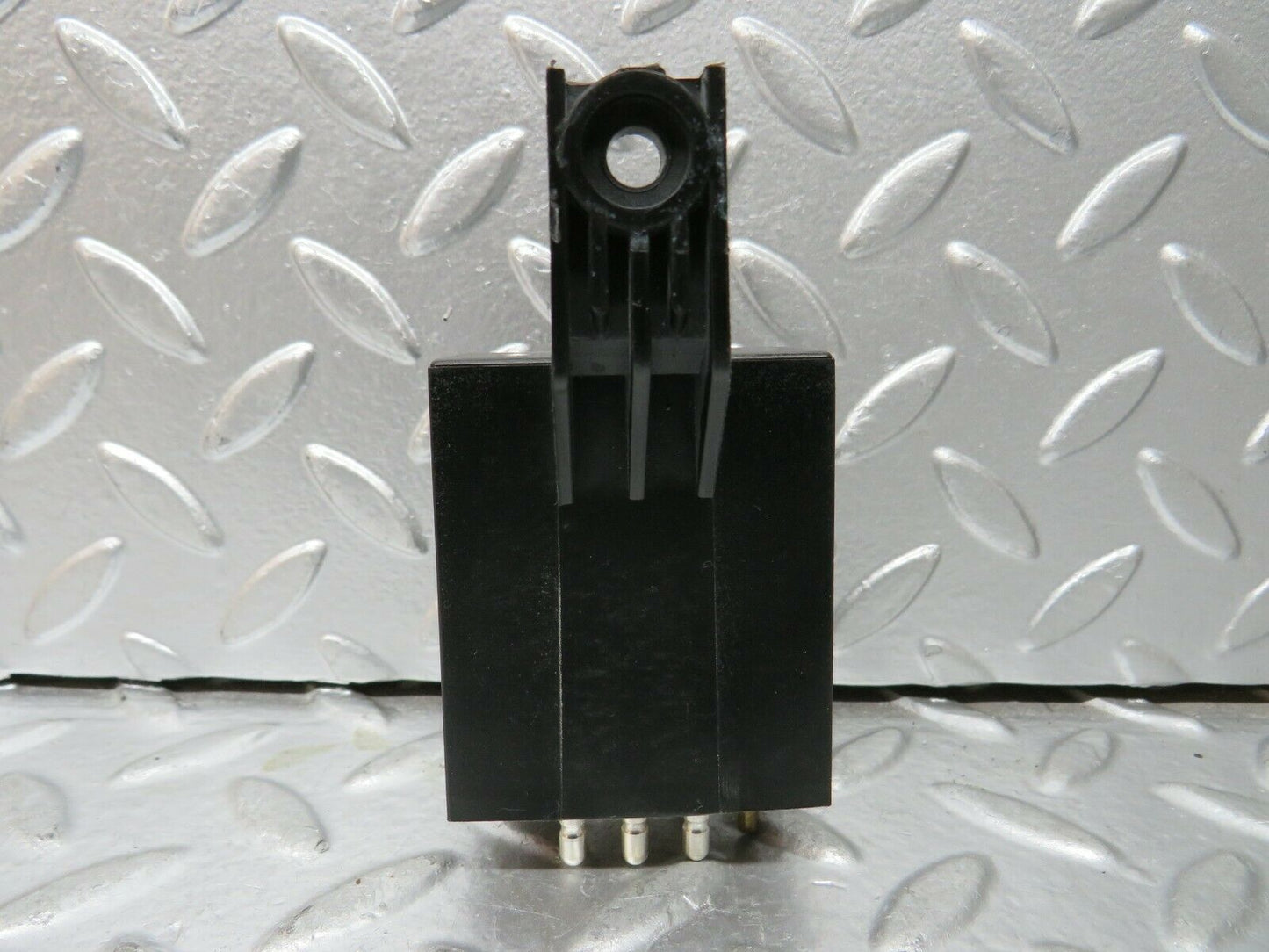 23542 Mercedes-Benz W114 280E Rear Heated Window Relay 1078200110