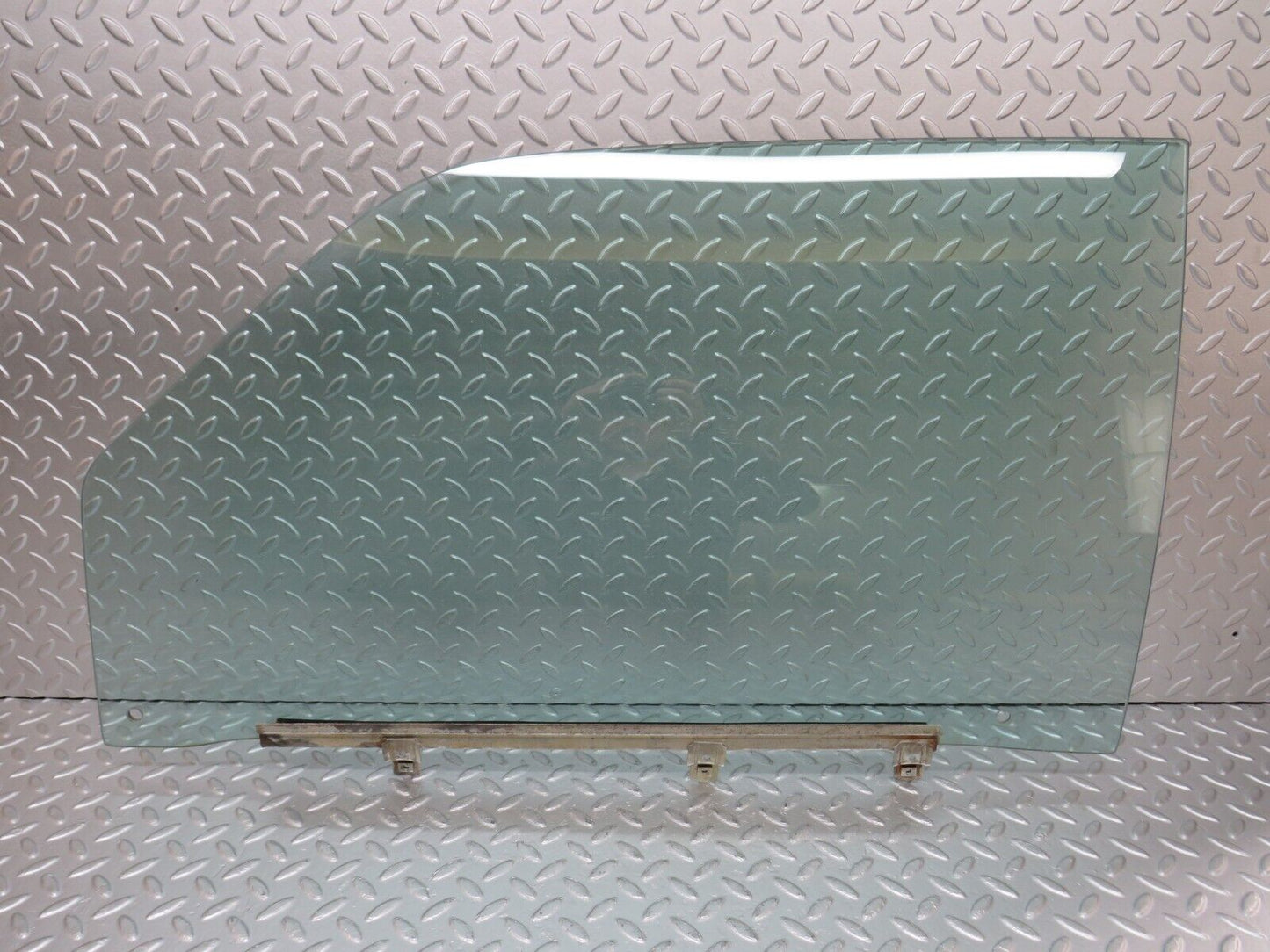 34411 Mercedes-Benz C126 380SEC Coupe Left Door Window Glass
