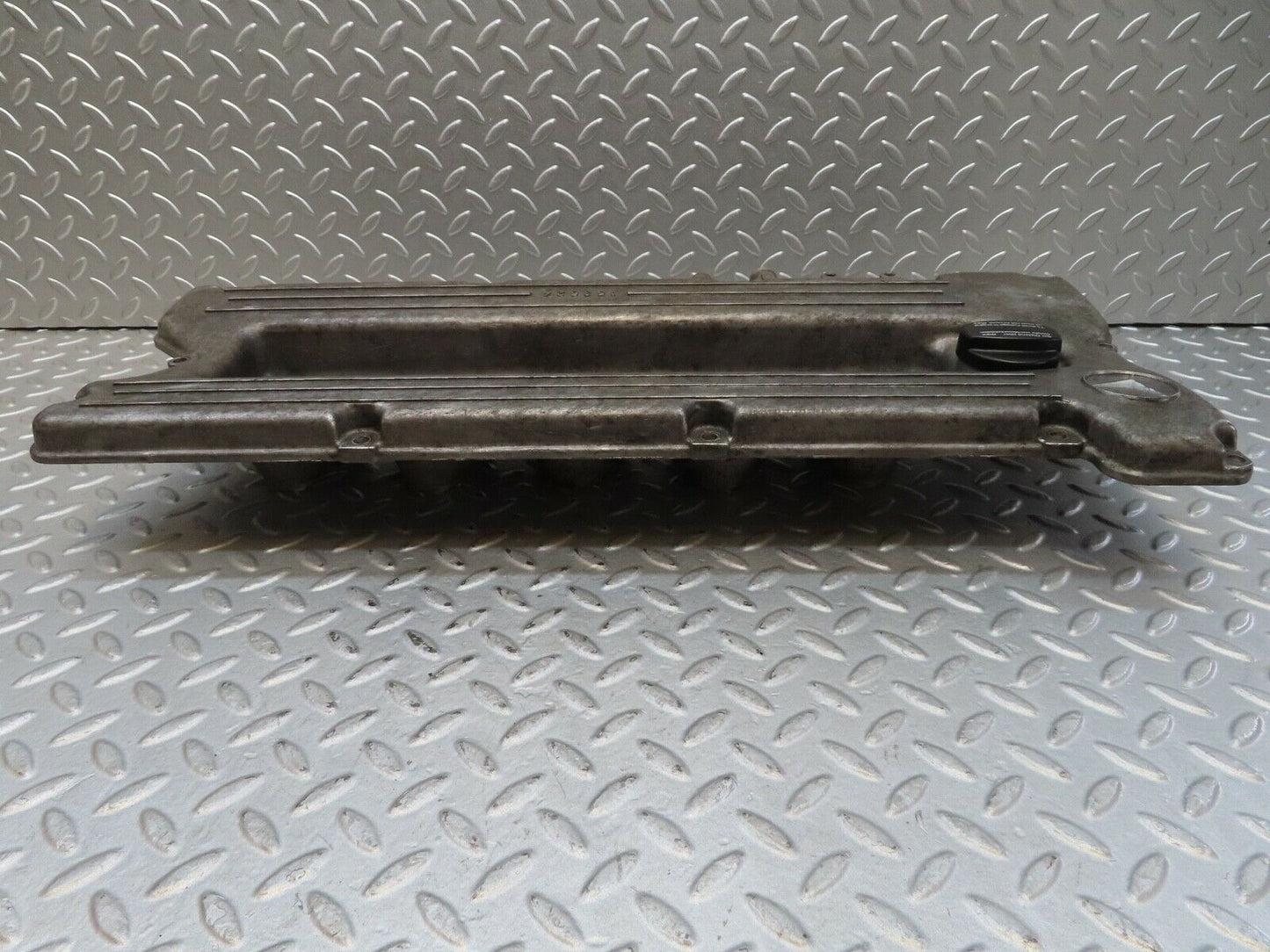 16992 Mercedes-Benz C123 280CE Coupe Cylinder Head Valve Cover 1100160905