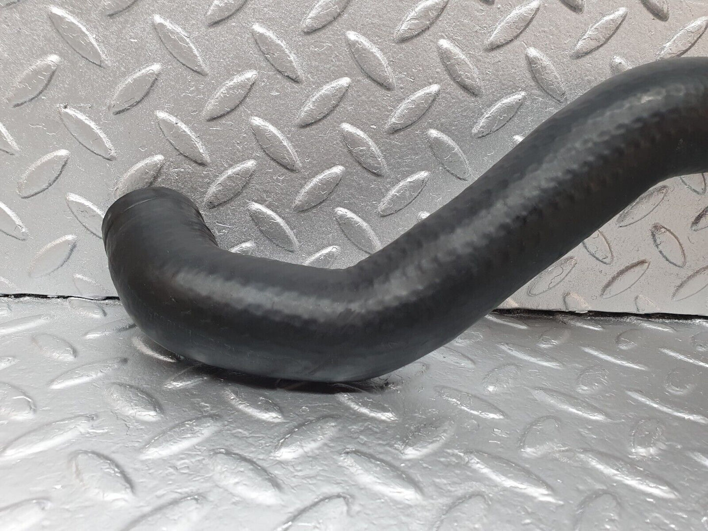 42549 Mercedes-Benz R129 320SL Coupe Radiator Lower Hose Pipe 1295012482