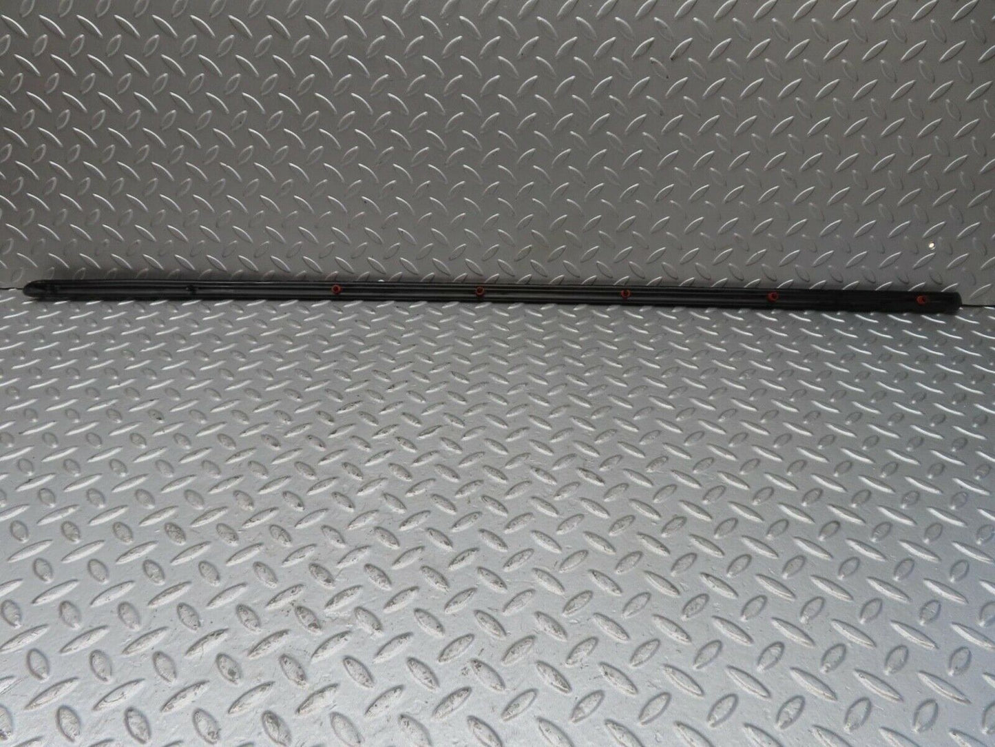 13443 Mercedes-Benz W123 200 Front Right Fender Centre Moulding Trim