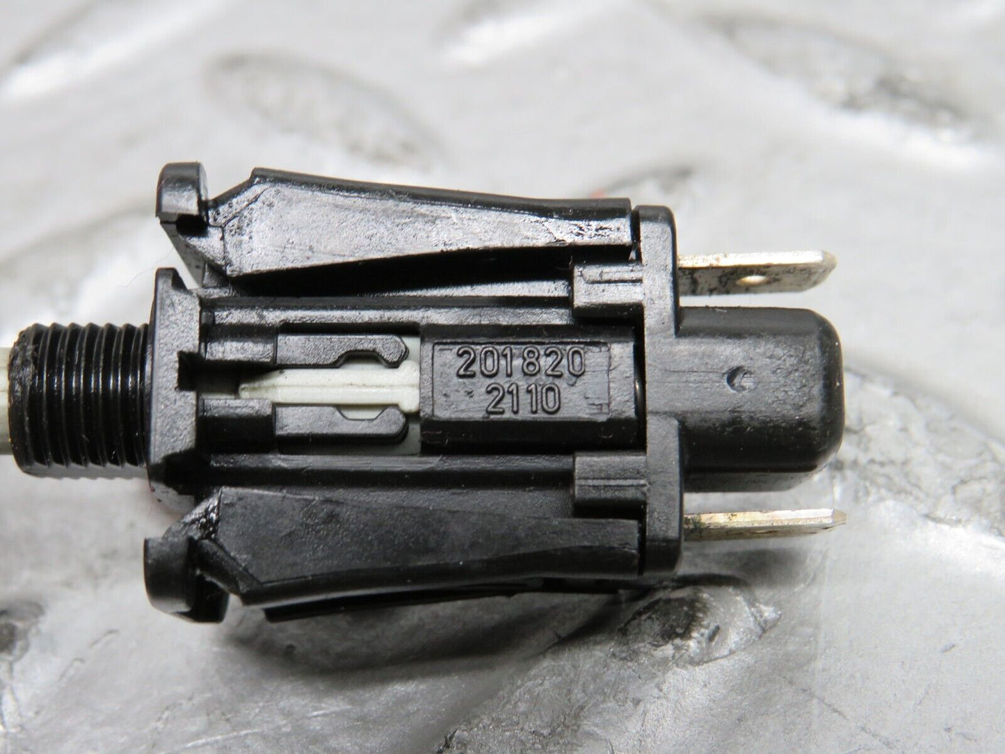 29168 Mercedes-Benz C124 320CE Door Contact Switch With Bracket 2018202110