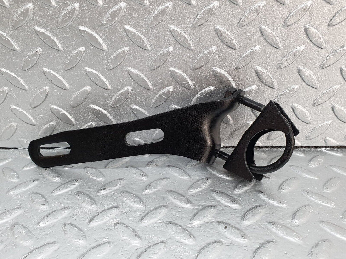 43143 Mercedes-Benz W108 280SE Exhaust Bracket