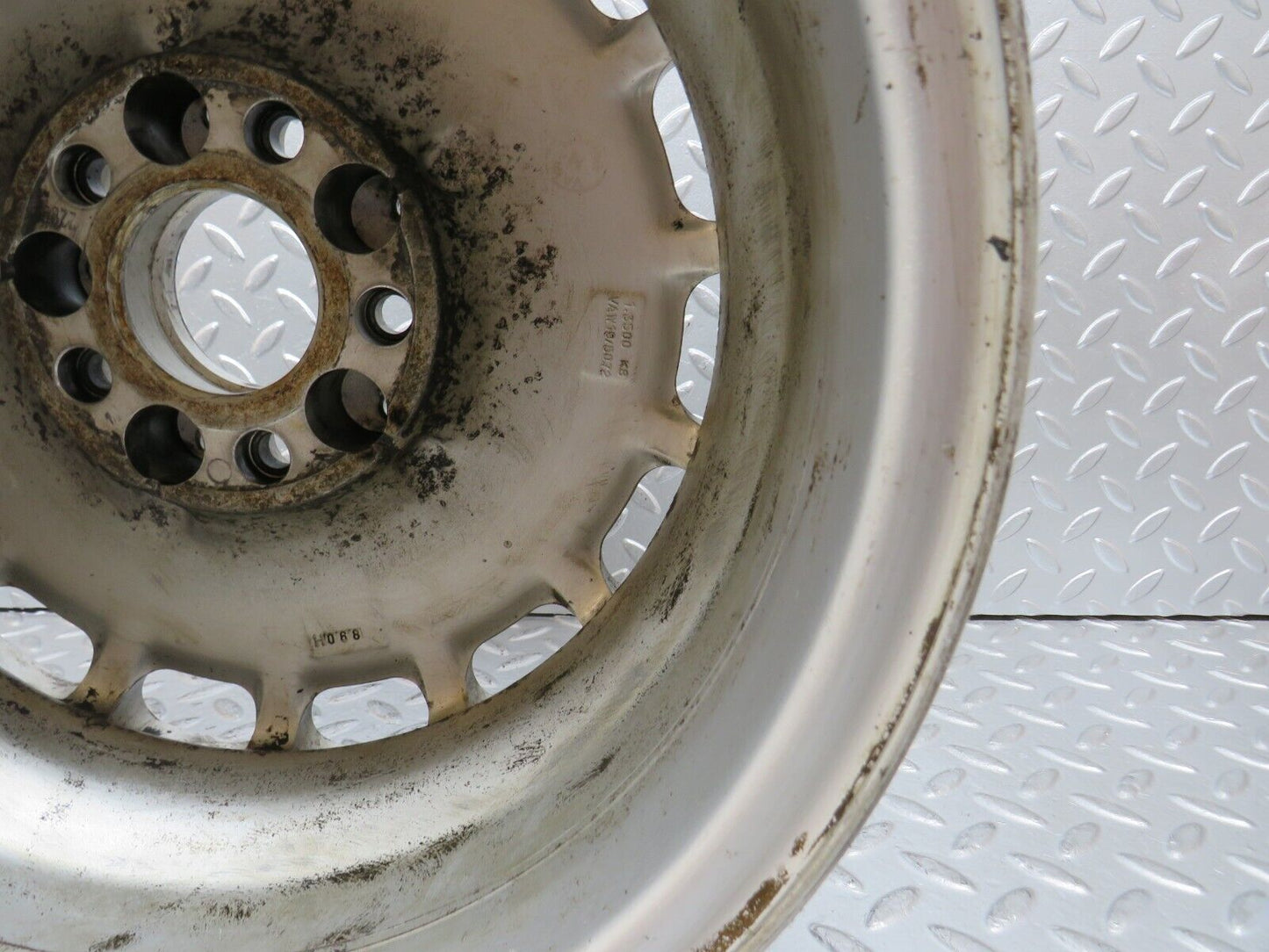 29611 Mercedes-Benz W124 230E Alloy Wheel 6.5Jx15H2 ET49 1244001802