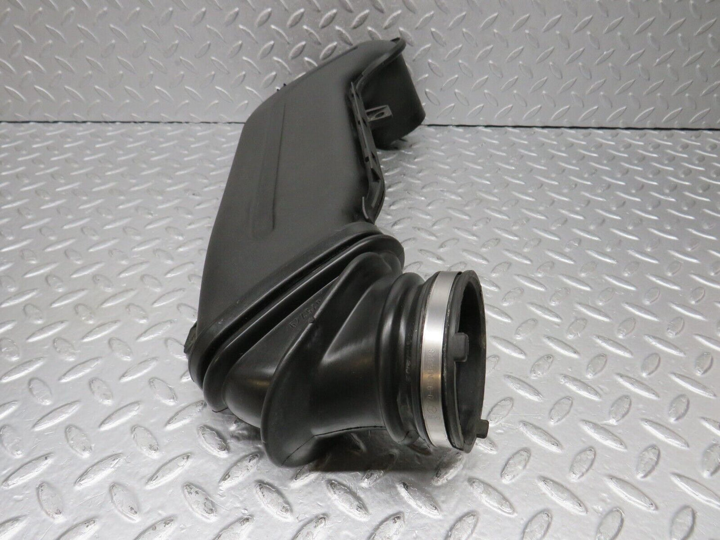 39443 Mercedes-Benz R129 320SL Coupe Air Intake Pipe 1041413404 1040940391