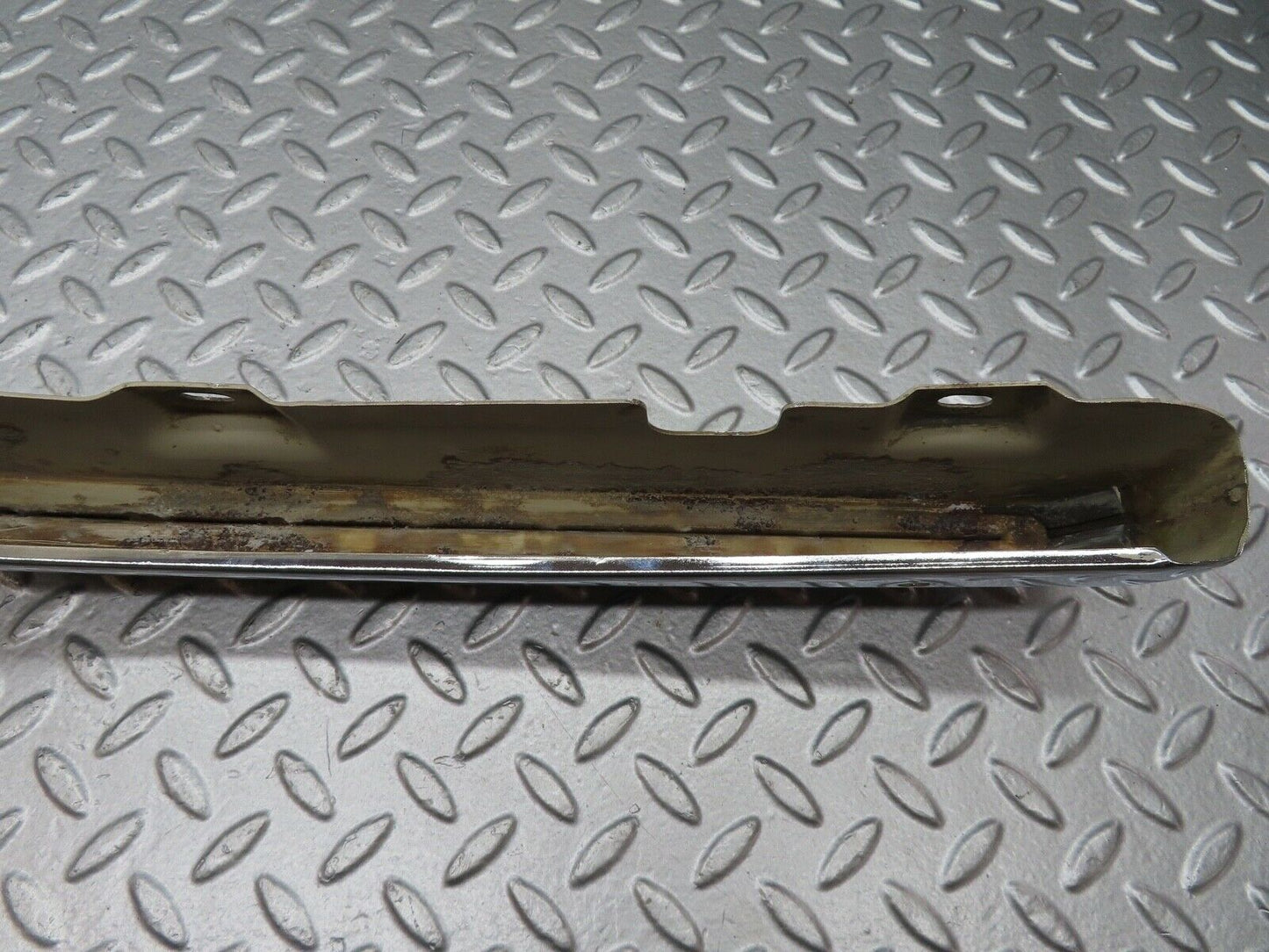 18156 Mercedes-Benz W116 450SEL Front Right Upper Bumper Corner 1168800270