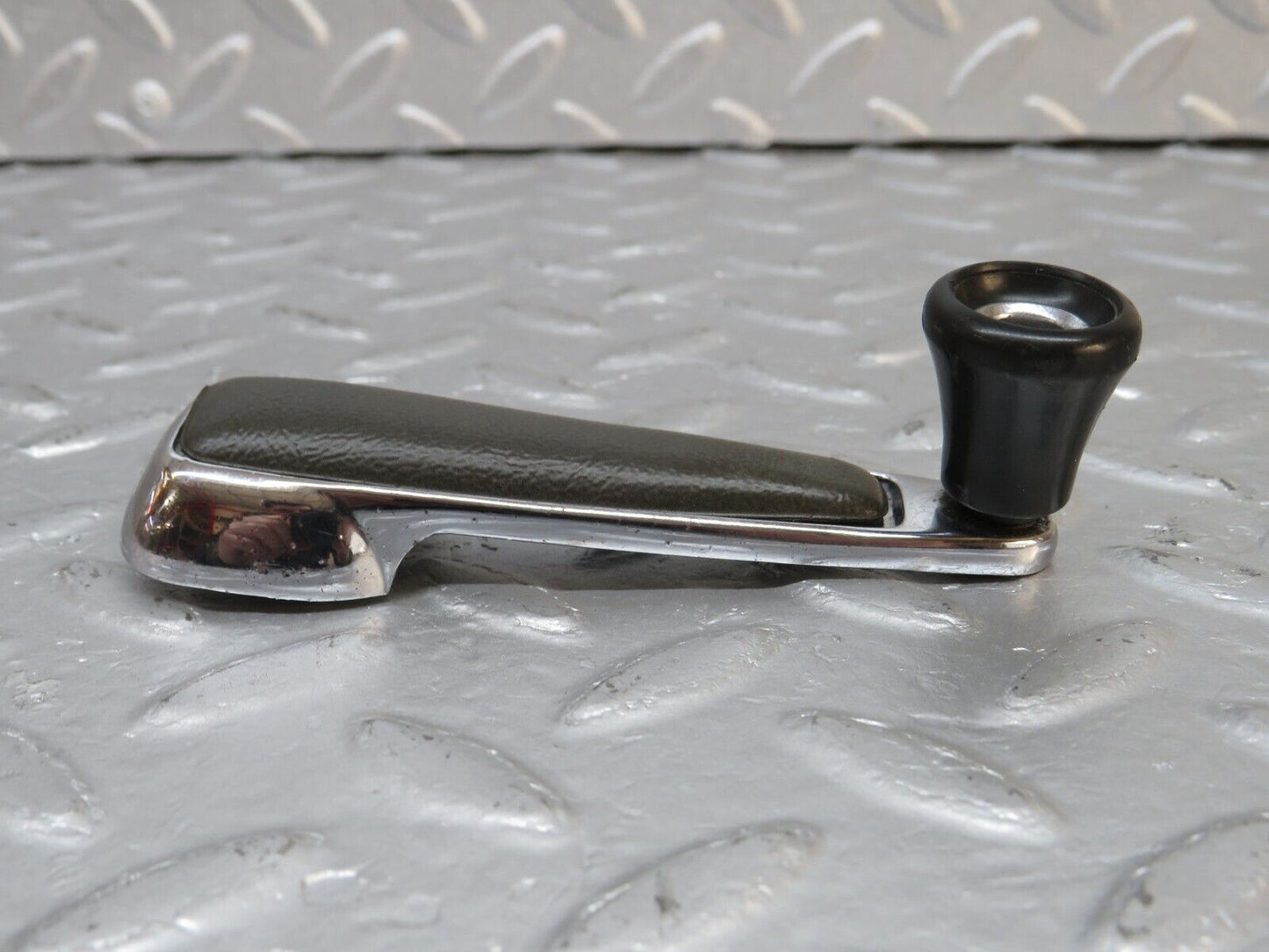 40220 Mercedes-Benz W110 230 Window Lifter Crank Handle