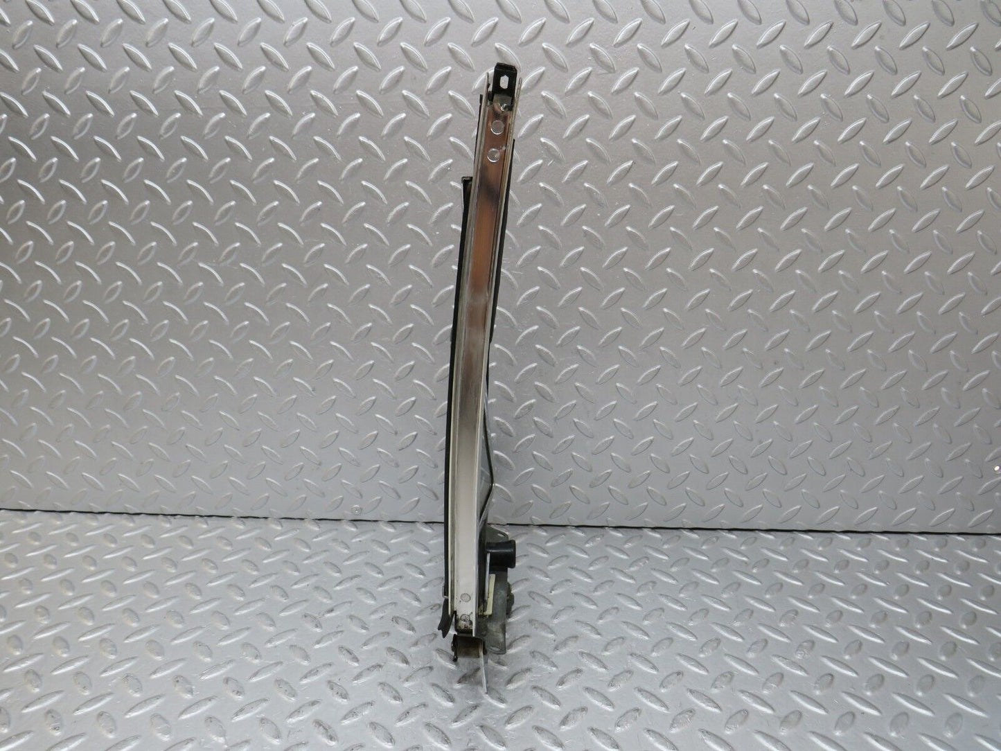 35798 Mercedes-Benz W108 Front Left Quarter Window