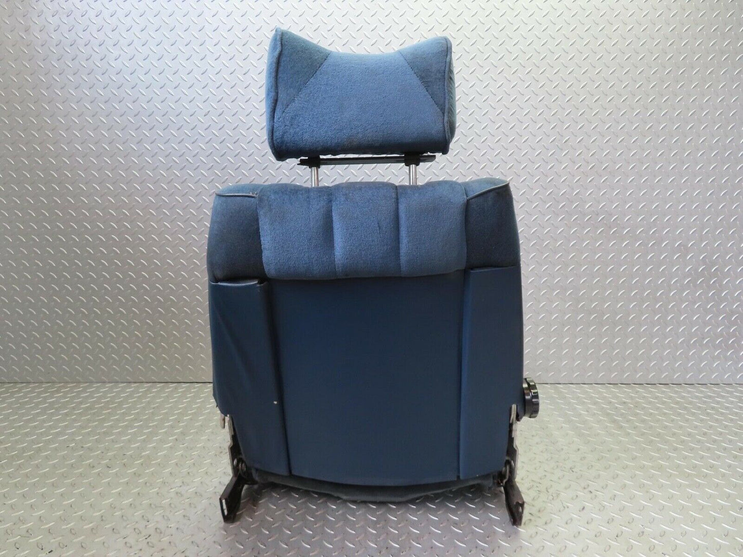 14007 Mercedes-Benz C107 280SLC Front Left Seat Blue