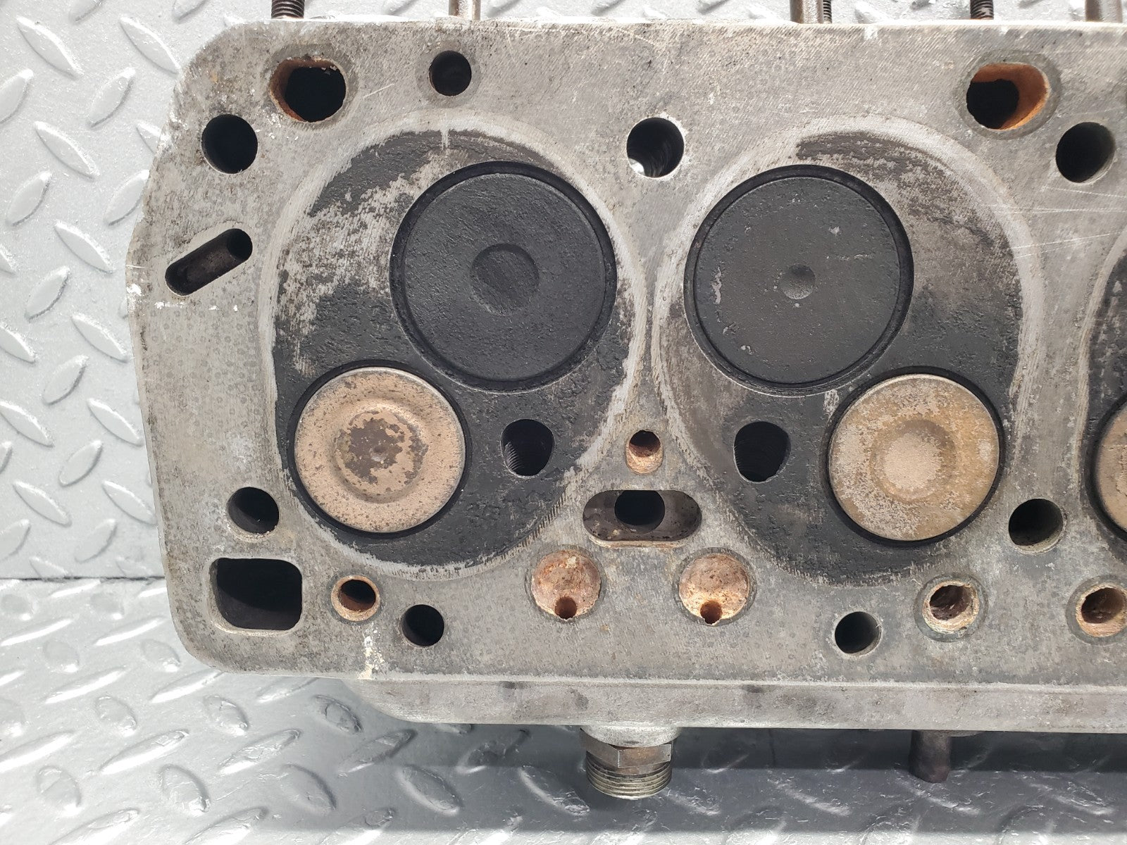 W112 cylinder head used OEM