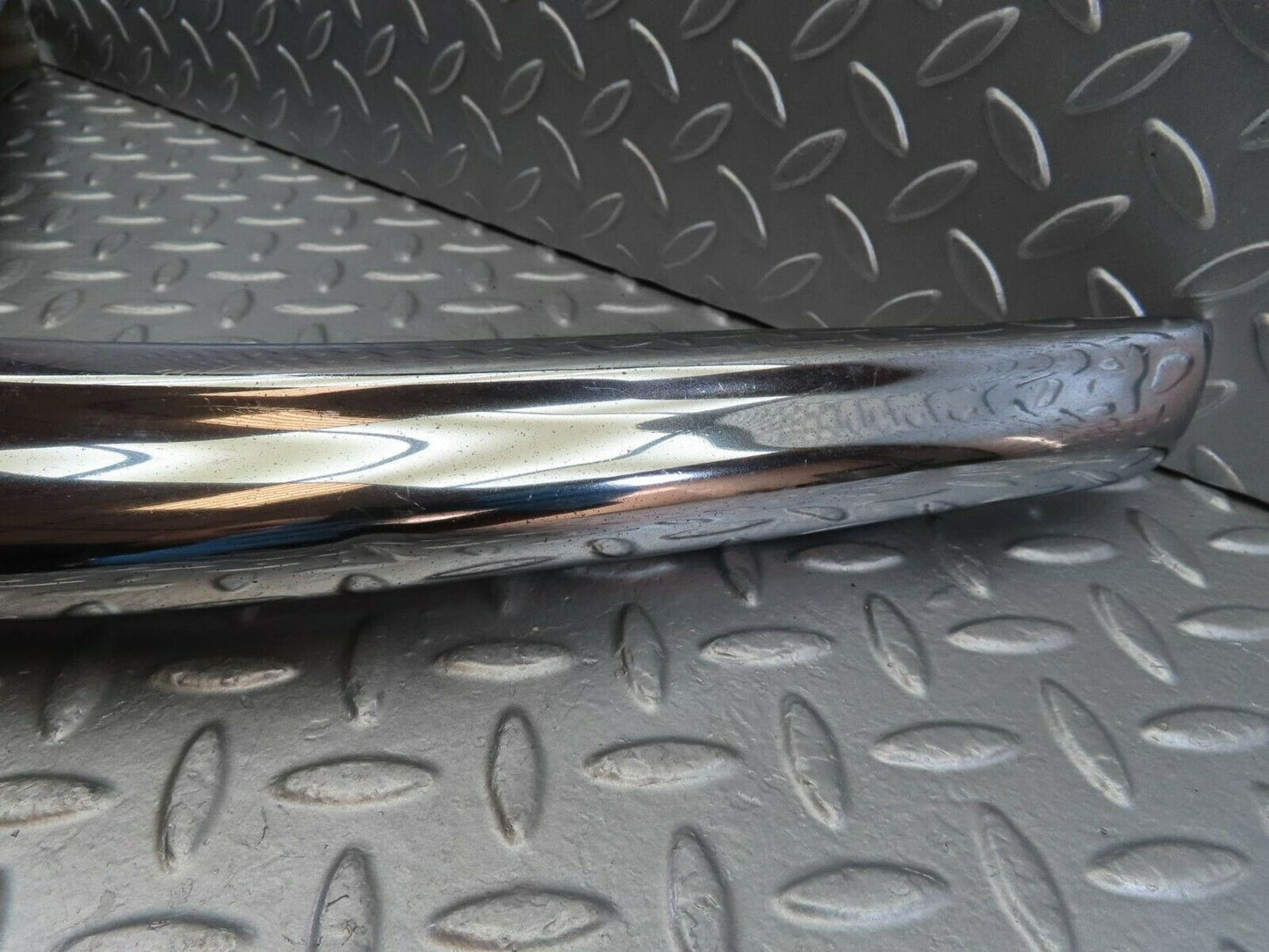 10616 Mercedes-Benz W108 Front Left Upper Bumper Corner