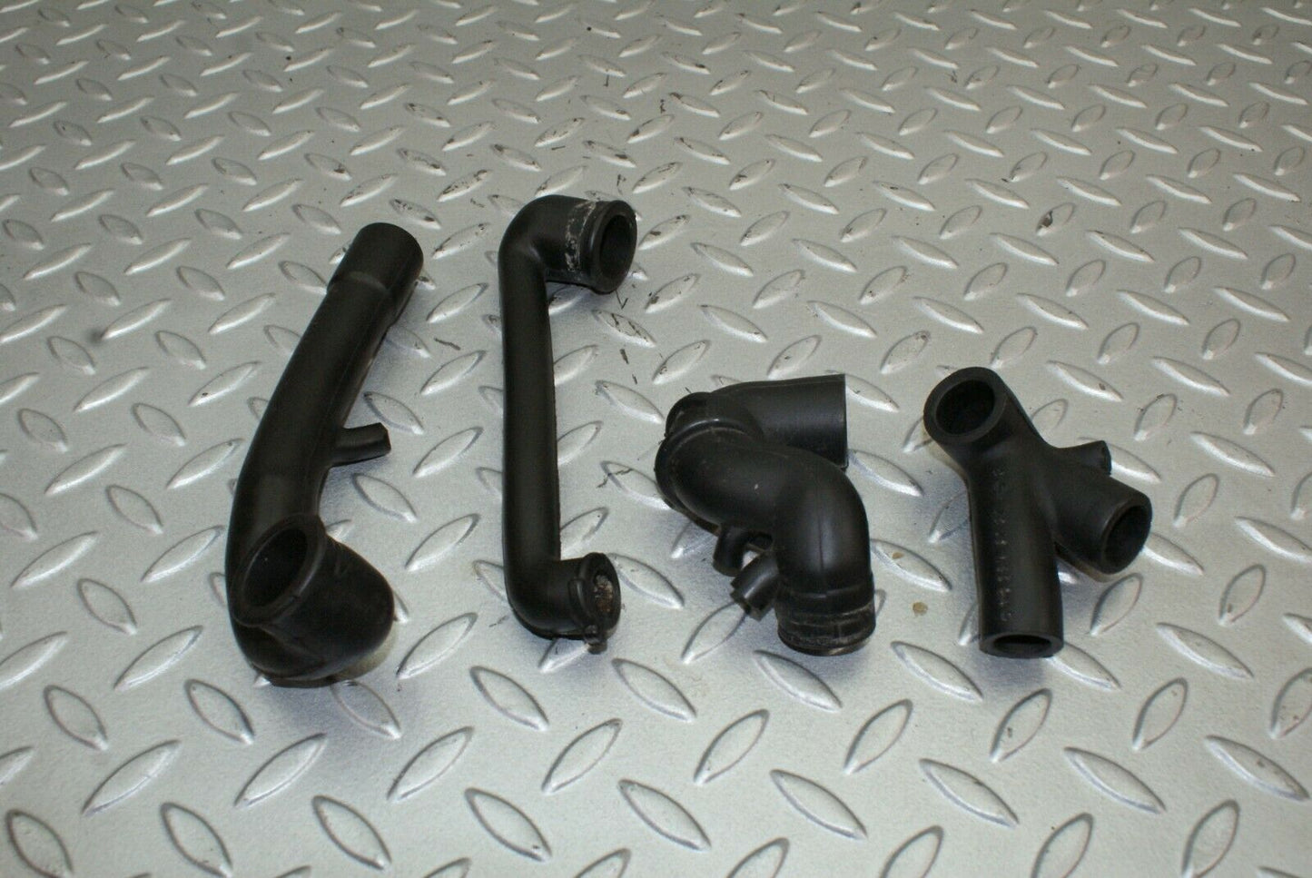 2607 Mercedes-Benz W116 350SE 4x Intanke Hose Crankcase Hose Pipe