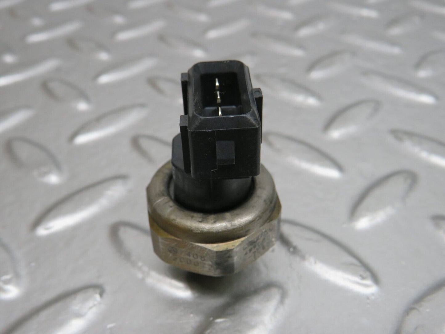 24695 Mercedes-Benz W140 S320 A/C Pressure Switch 1408300072