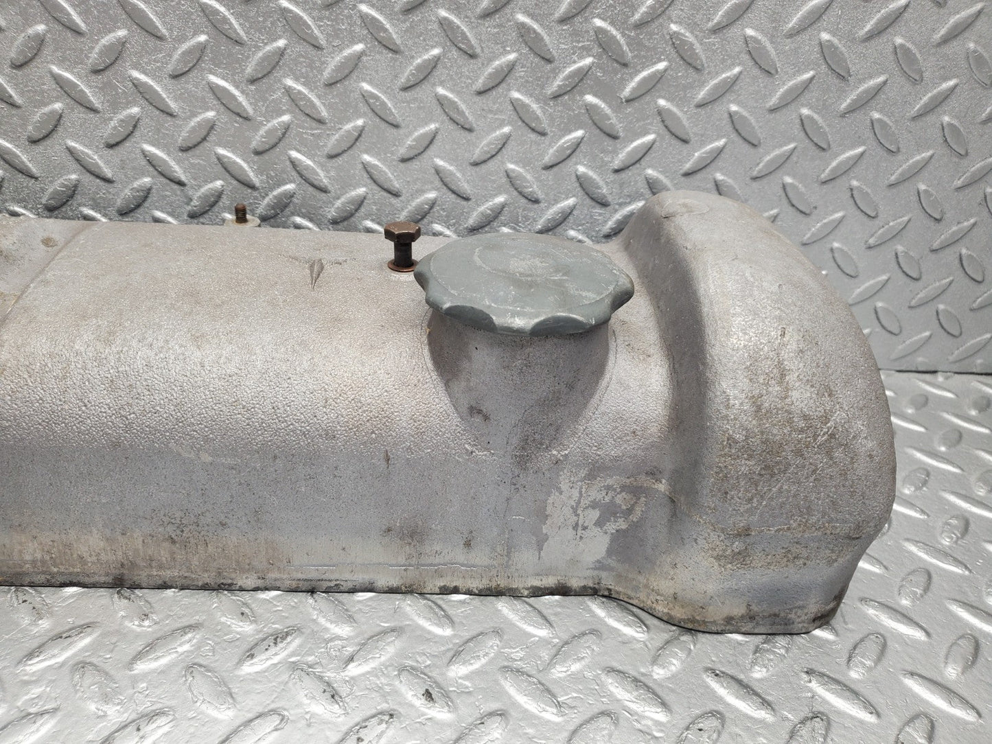 W112 cylinder head cover used OEM