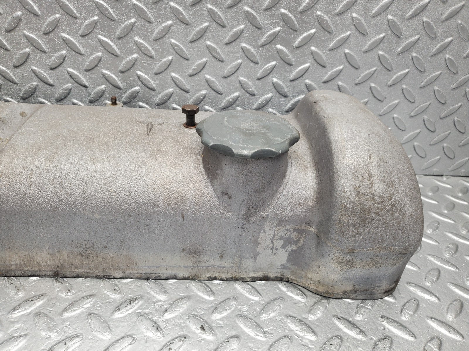 W112 cylinder head cover used OEM