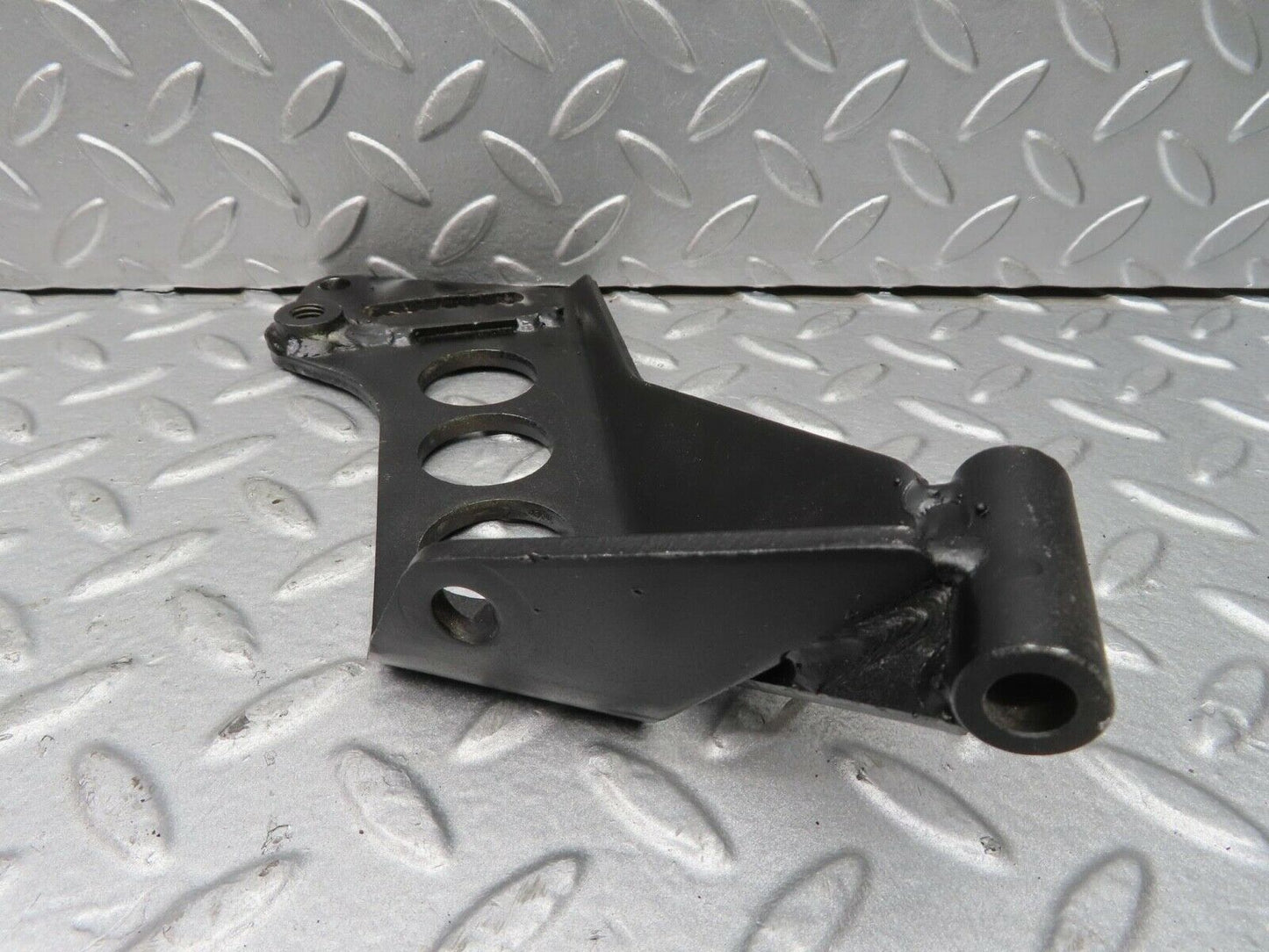 14512 Mercedes-Benz C107 280 SLC Power Steering Pump Bracket