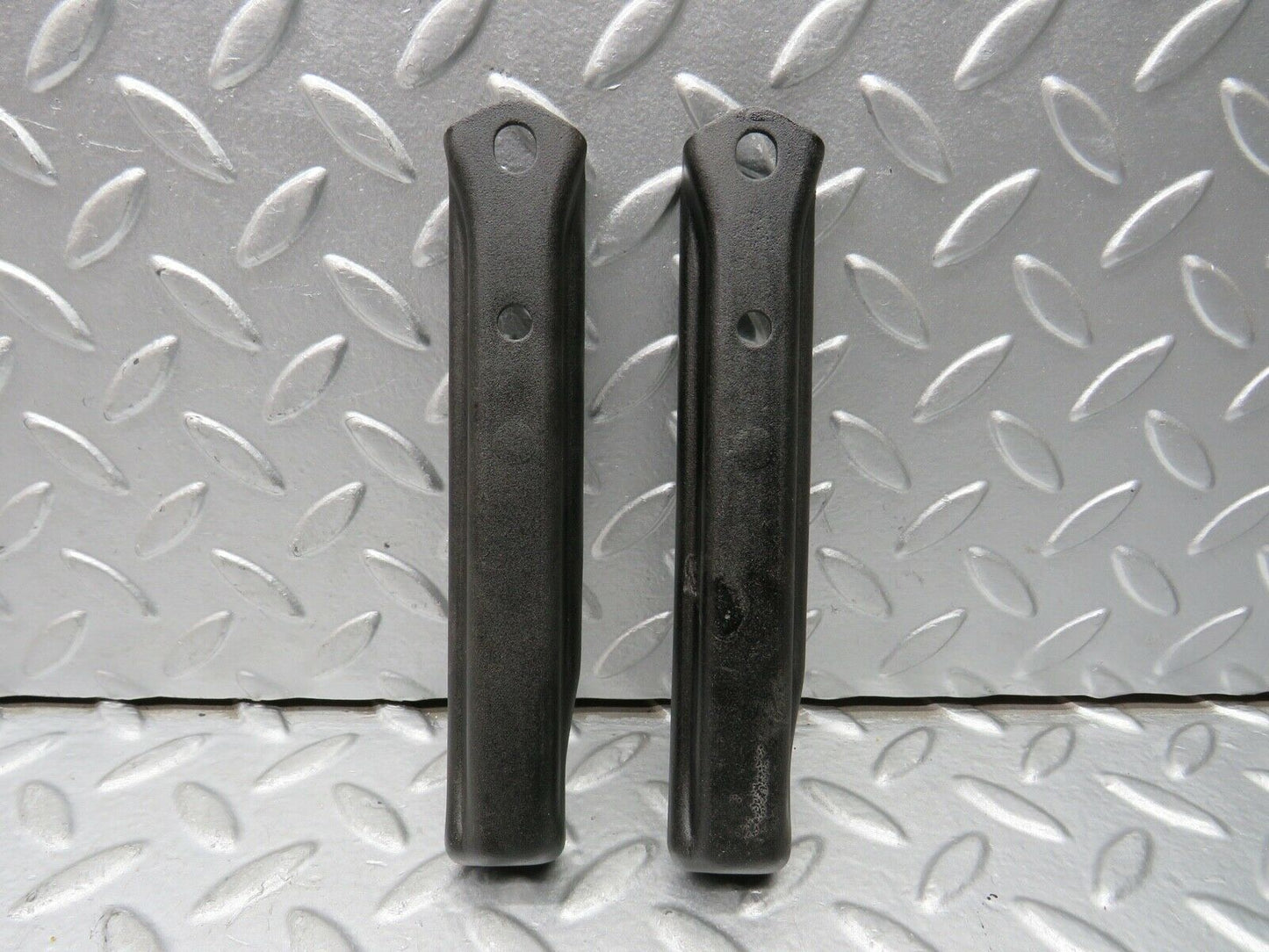 21895 Mercedes-Benz W126 300SE Air Intake Manifold Bracket