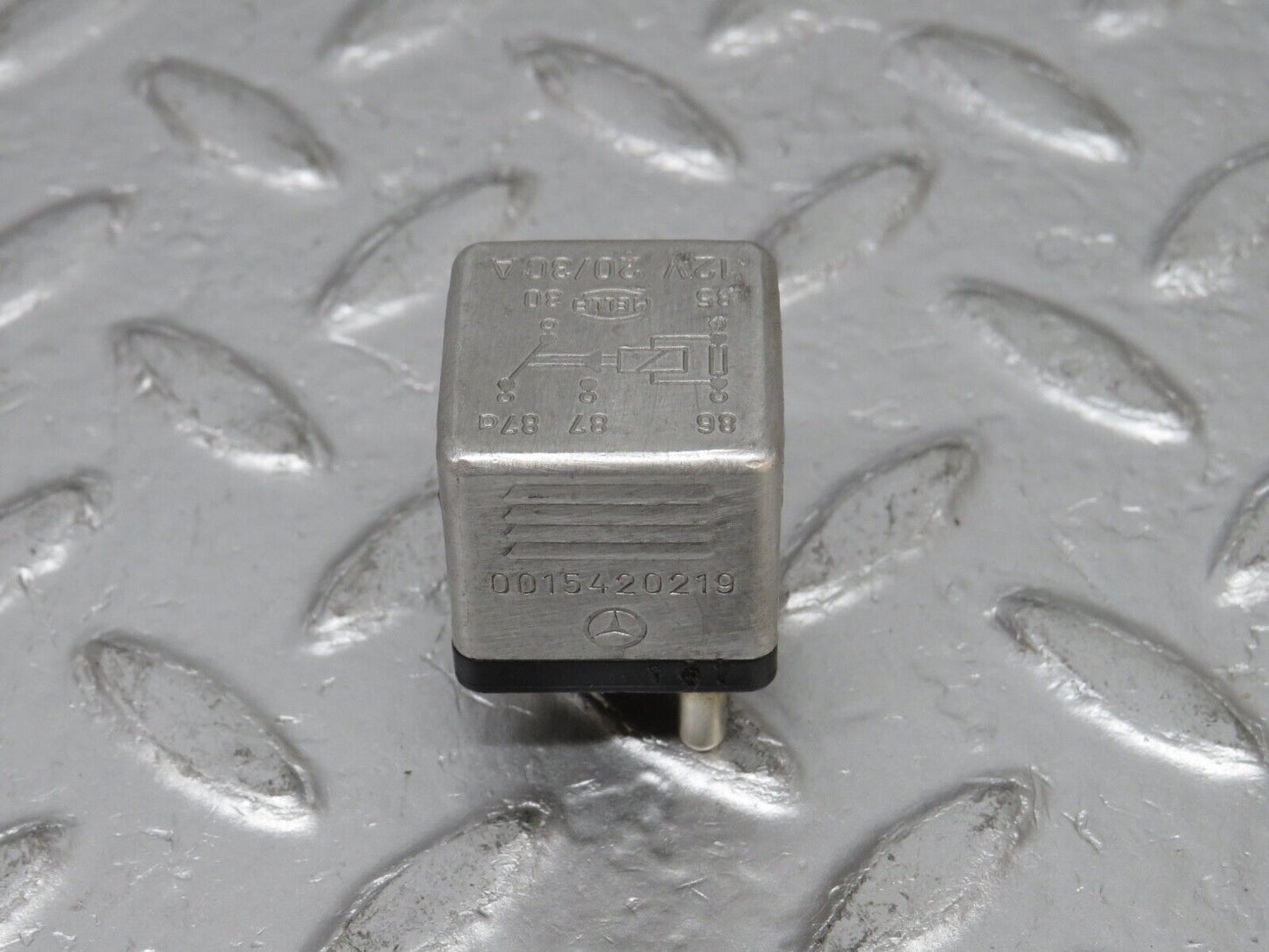 32472 Mercedes-Benz S124 300TE Wagon Multi Purpose Relay 0015420219
