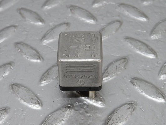 32472 Mercedes-Benz S124 300TE Wagon Multi Purpose Relay 0015420219