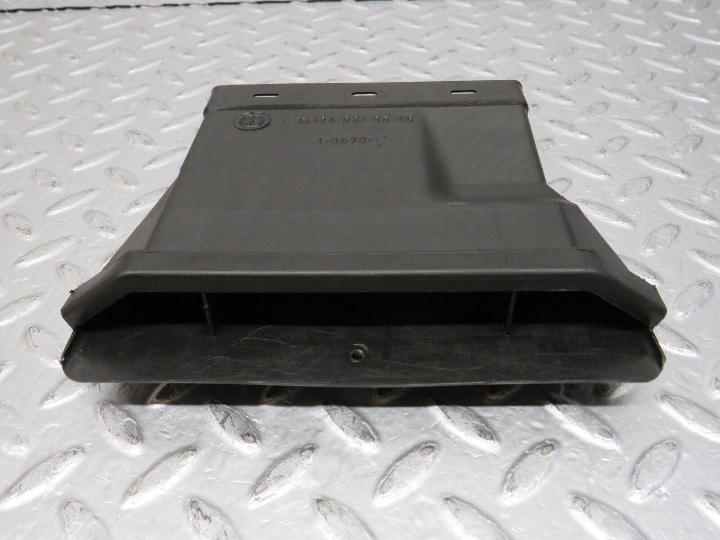 32359 Mercedes-Benz S124 300TE Wagon Ventilation Air Duct Left 1248310546