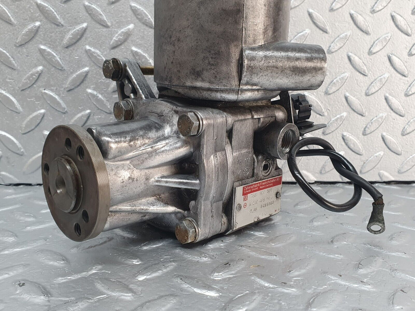 42461 Mercedes-Benz R129 320SL Coupe Power Steering Pump 2104661901 7681900501