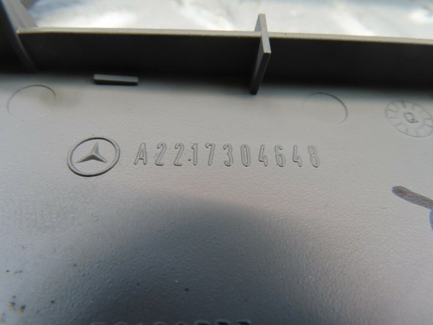 11106 Mercedes-Benz W221 S320 Rear Right Door Handle 2217304648