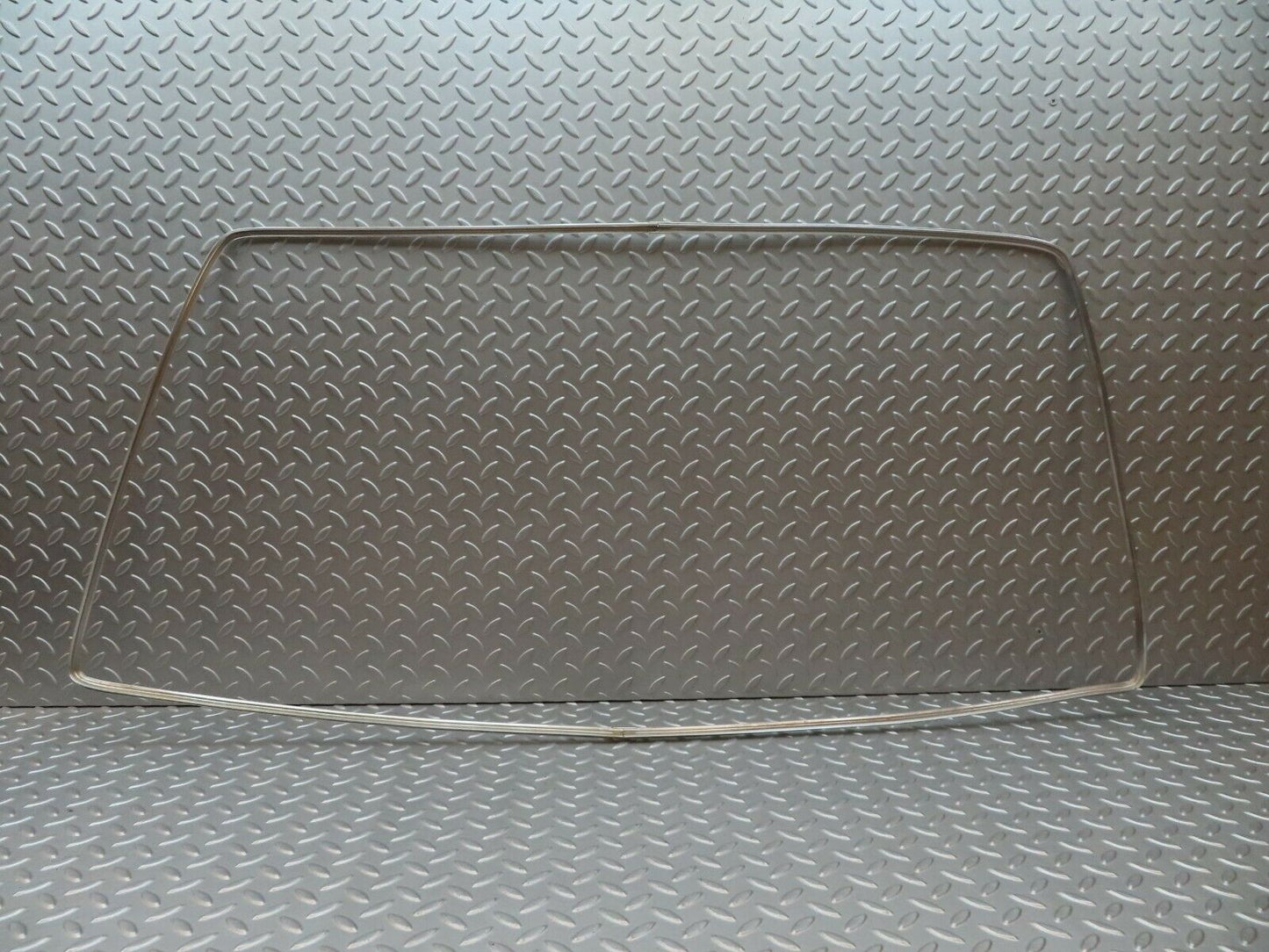 4027 Mercedes-Benz S123 200T Wagon Rear Windscreen Chrome Moulding Trim