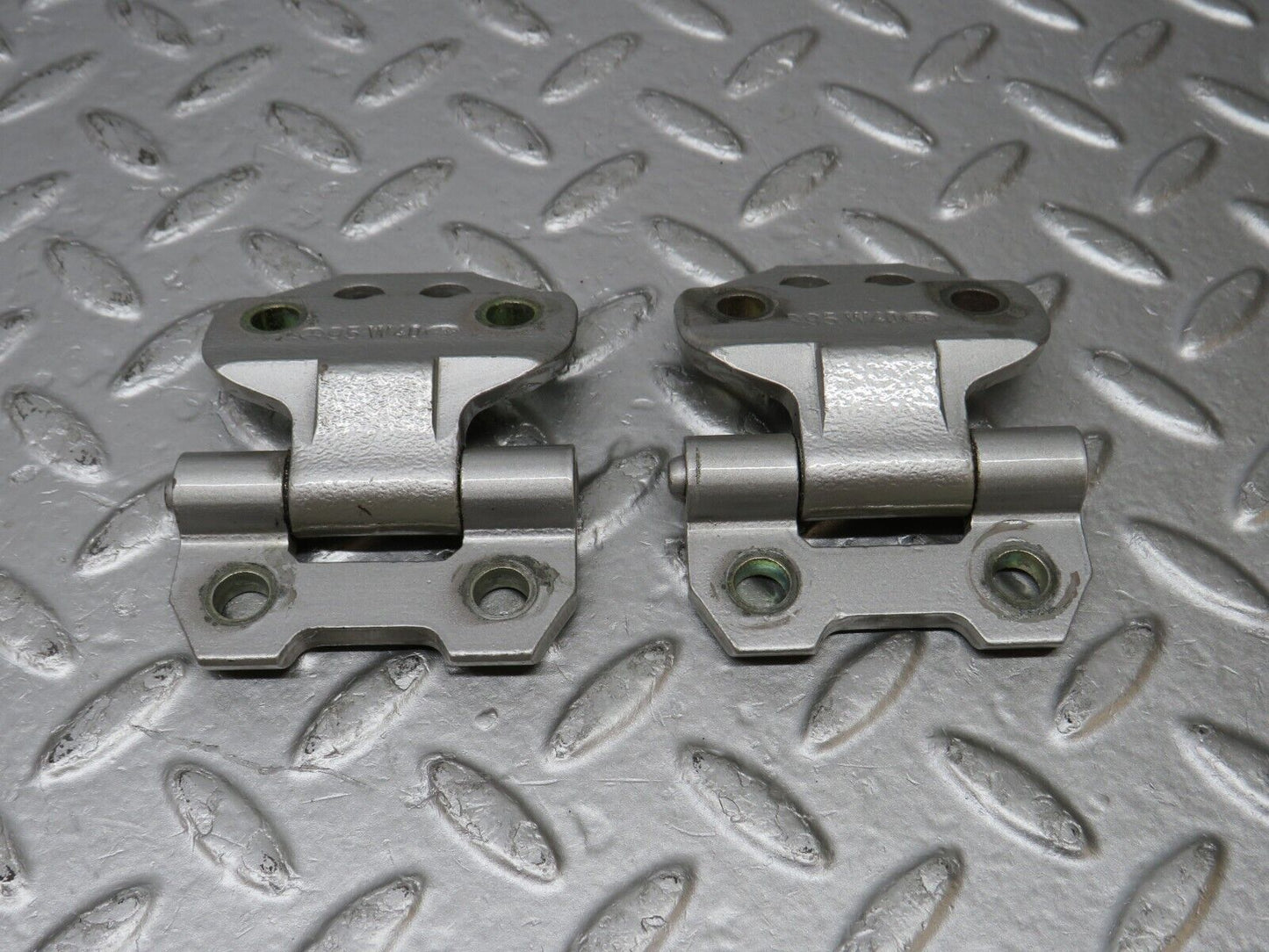 39508 Mercedes-Benz R129 320SL Coupe Door Hinge Right Side