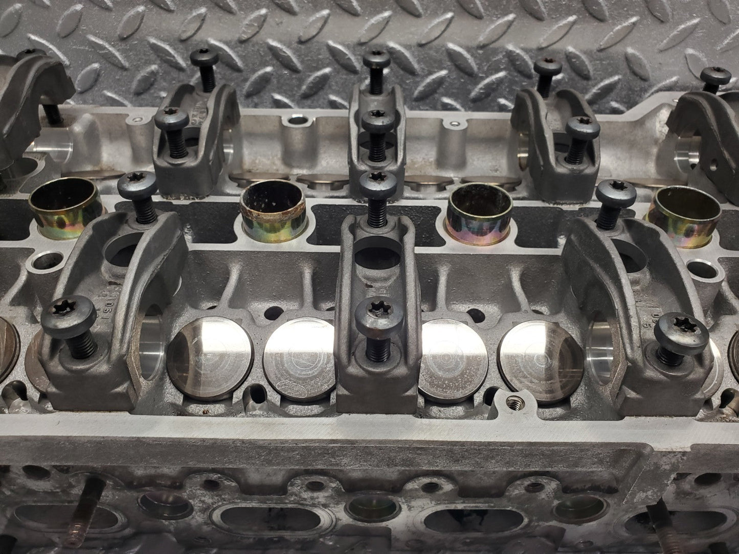 W124 Wagon cylinder head used OEM