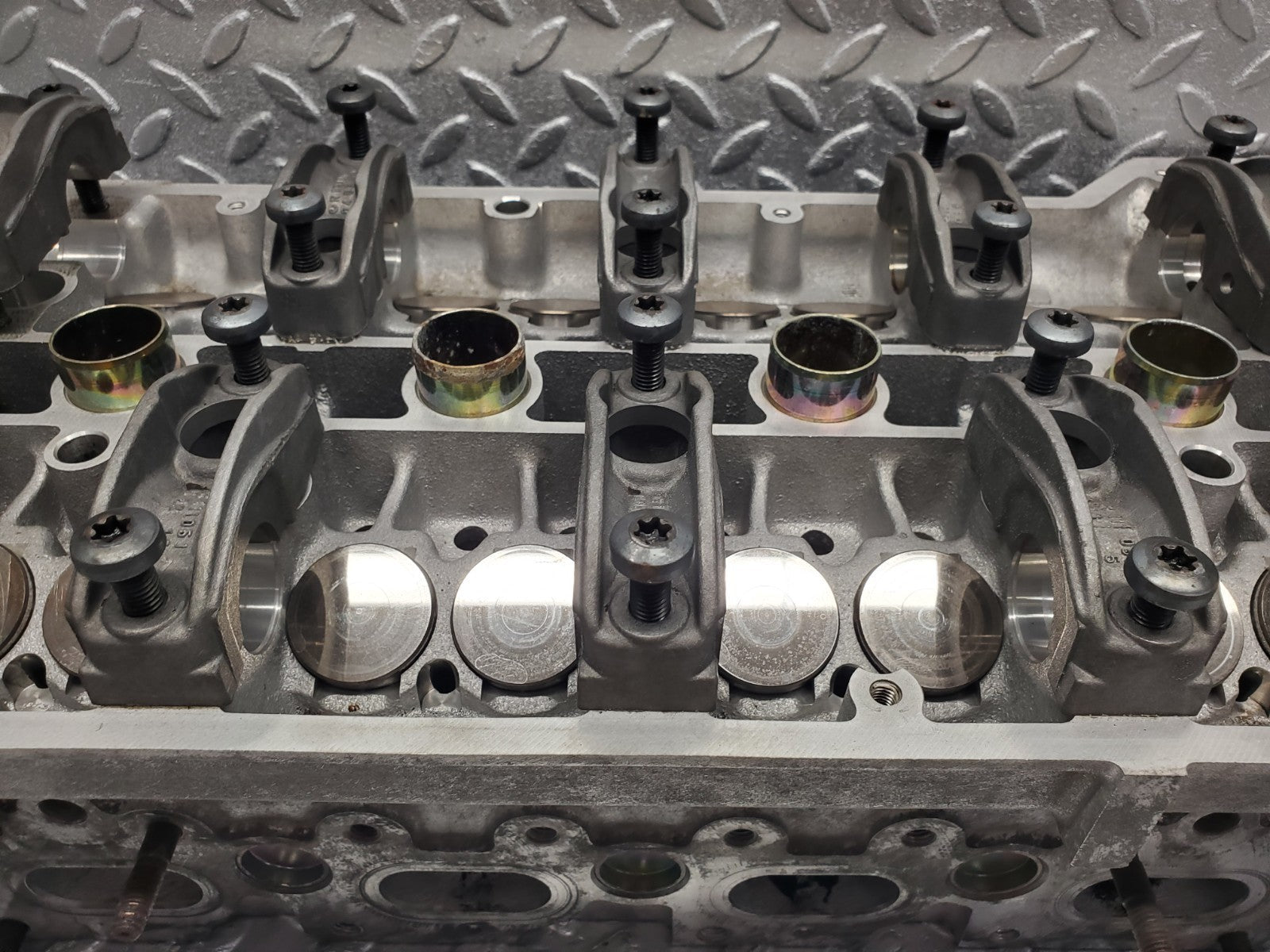 W124 Wagon cylinder head used OEM