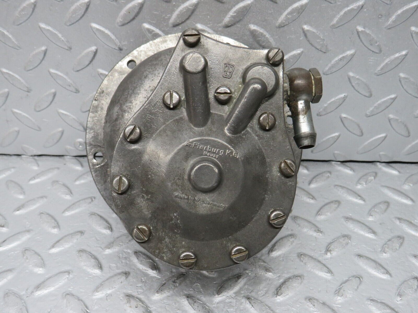 35909 Mercedes-Benz 240D OM616.912 Vacuum Pump Pierburg DB/U7 5015