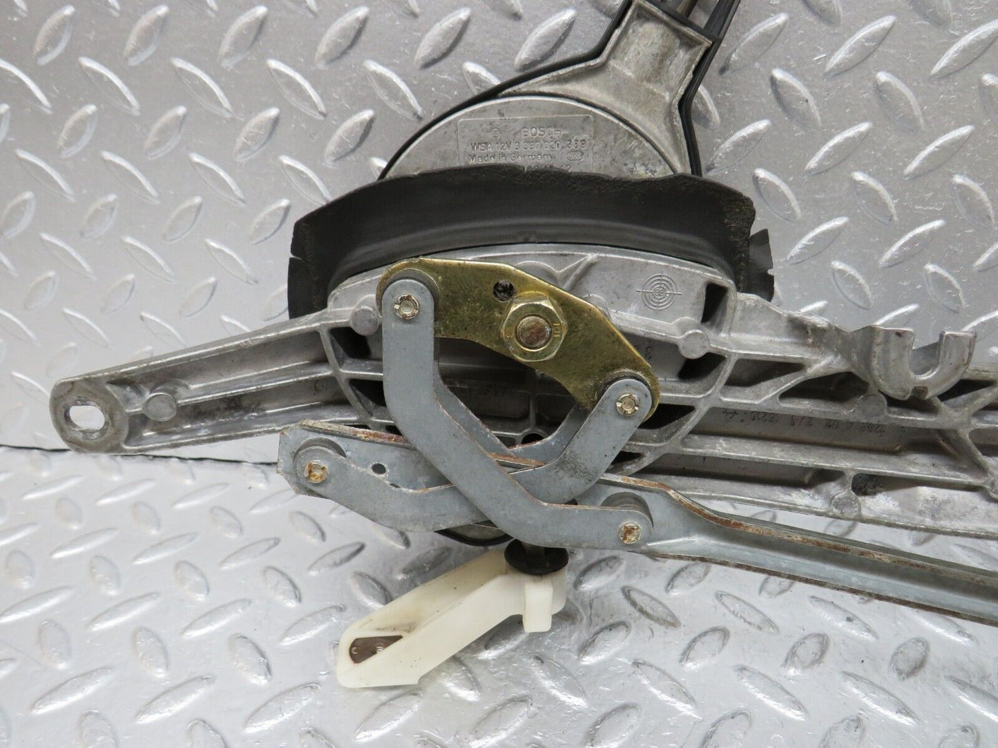 34836 Mercedes-Benz W210 320E Windscreen Wiper Mechanism Linkage 2108201642