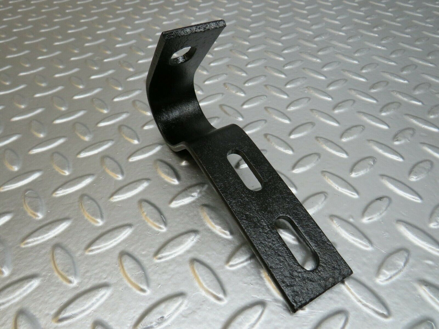 24566 Mercedes-Benz W108 Front Bumper Bracket