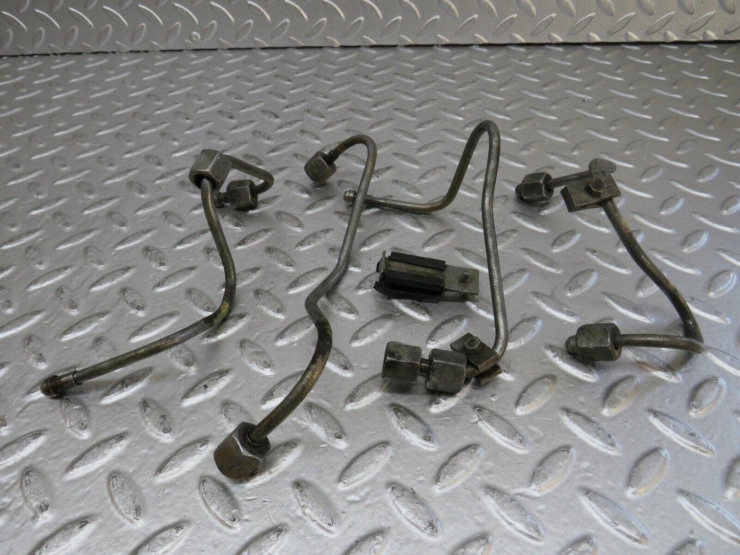 26925 Mercedes-Benz W123 240D Fuel Line Hose Set