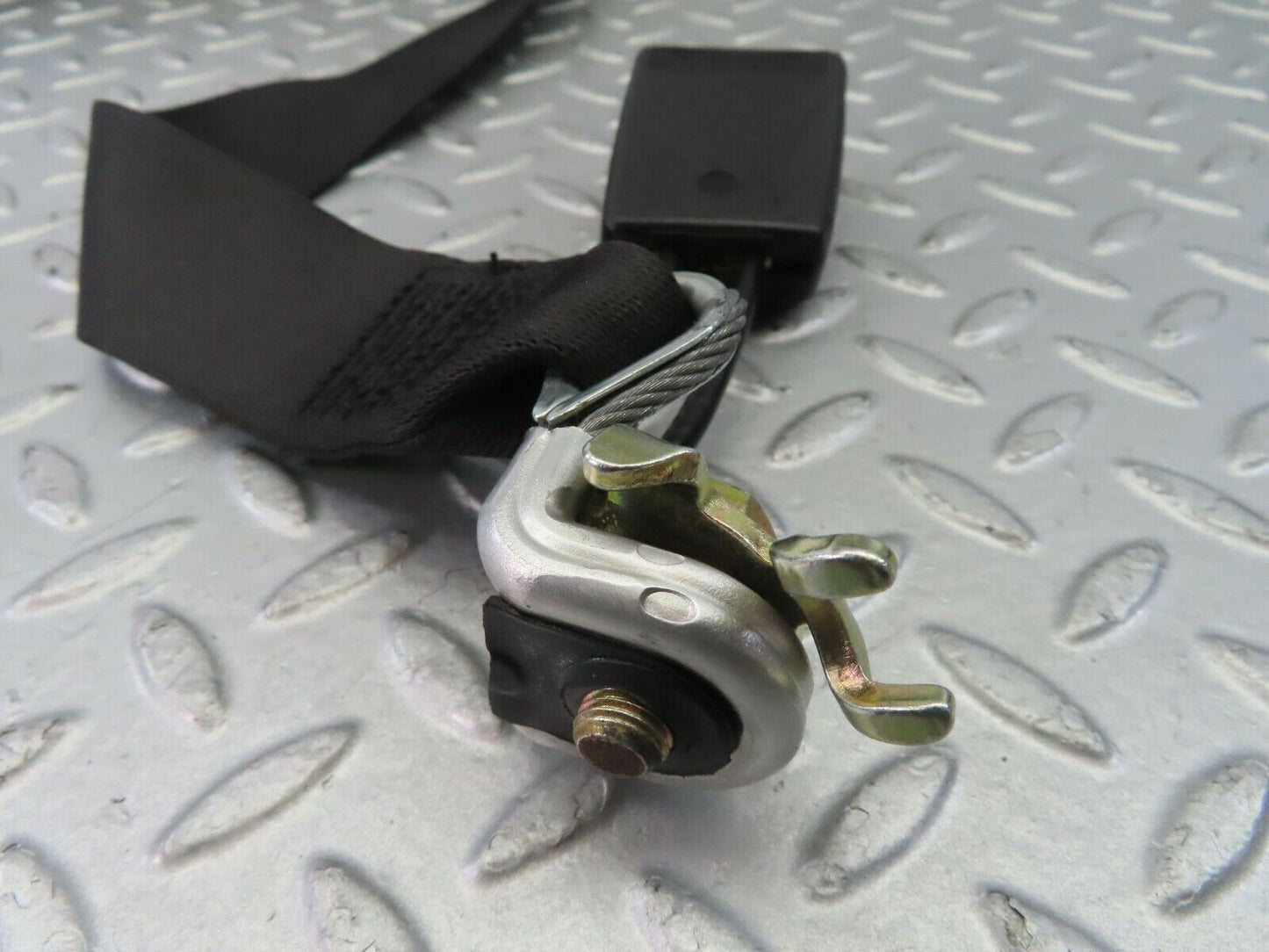 10384 Mercedes-Benz W201 190E Rear Middle Seat Belt With Buckle 2018605685